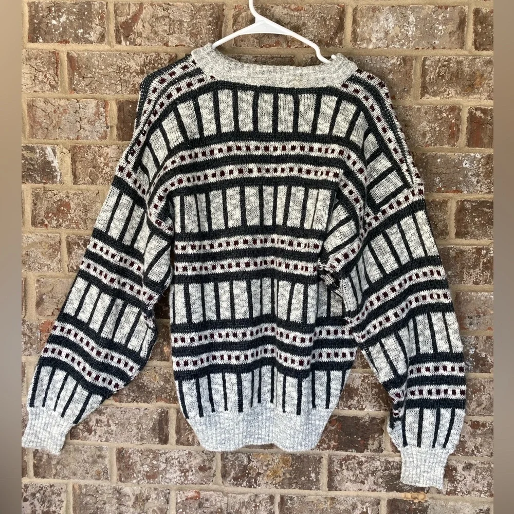 Vintage Men’s Sweater Medium Skiing lodge winter